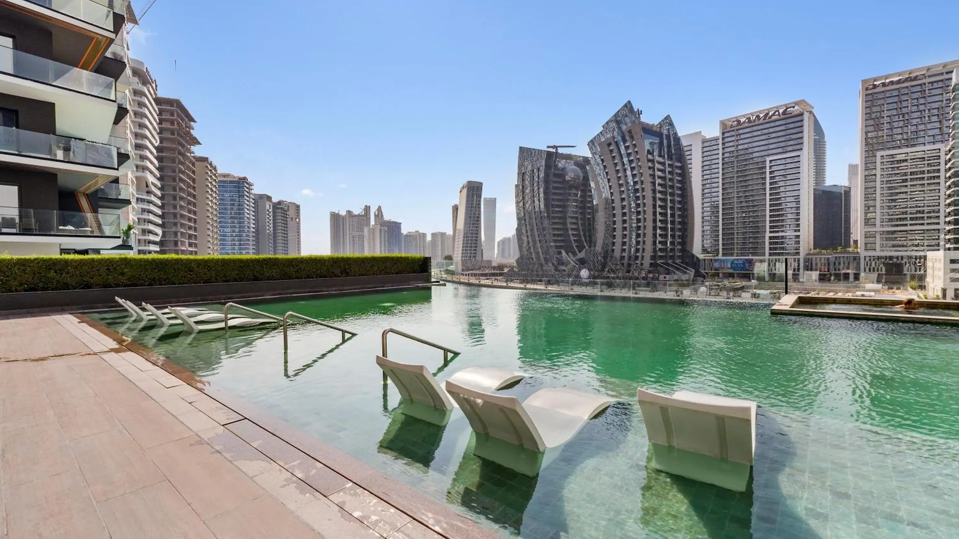 Waves - Modern Studio With Balcony In Business Bay Dubai United Arab Emirates