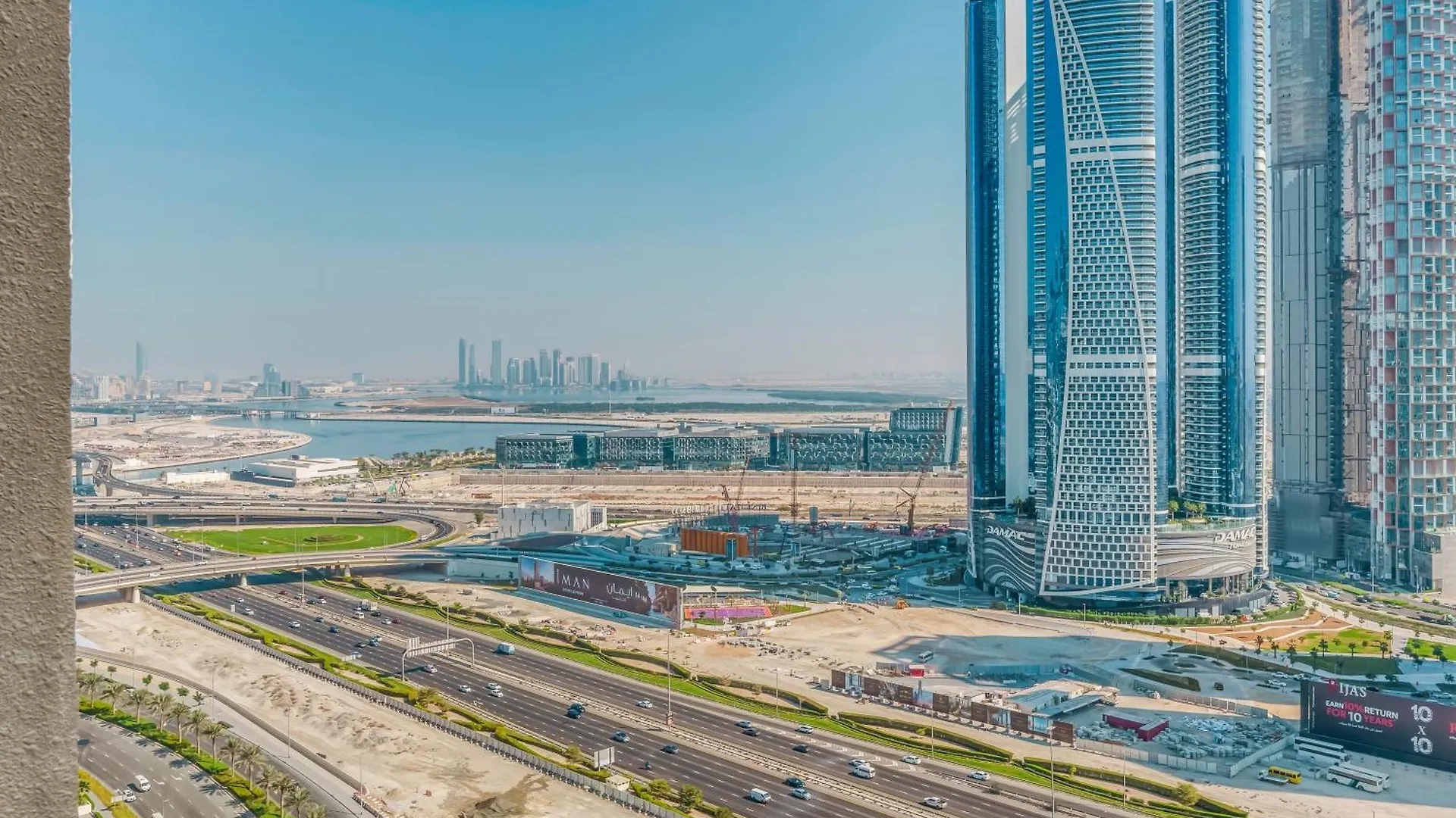 Apartment Waves - Modern Studio With Balcony In Business Bay Dubai