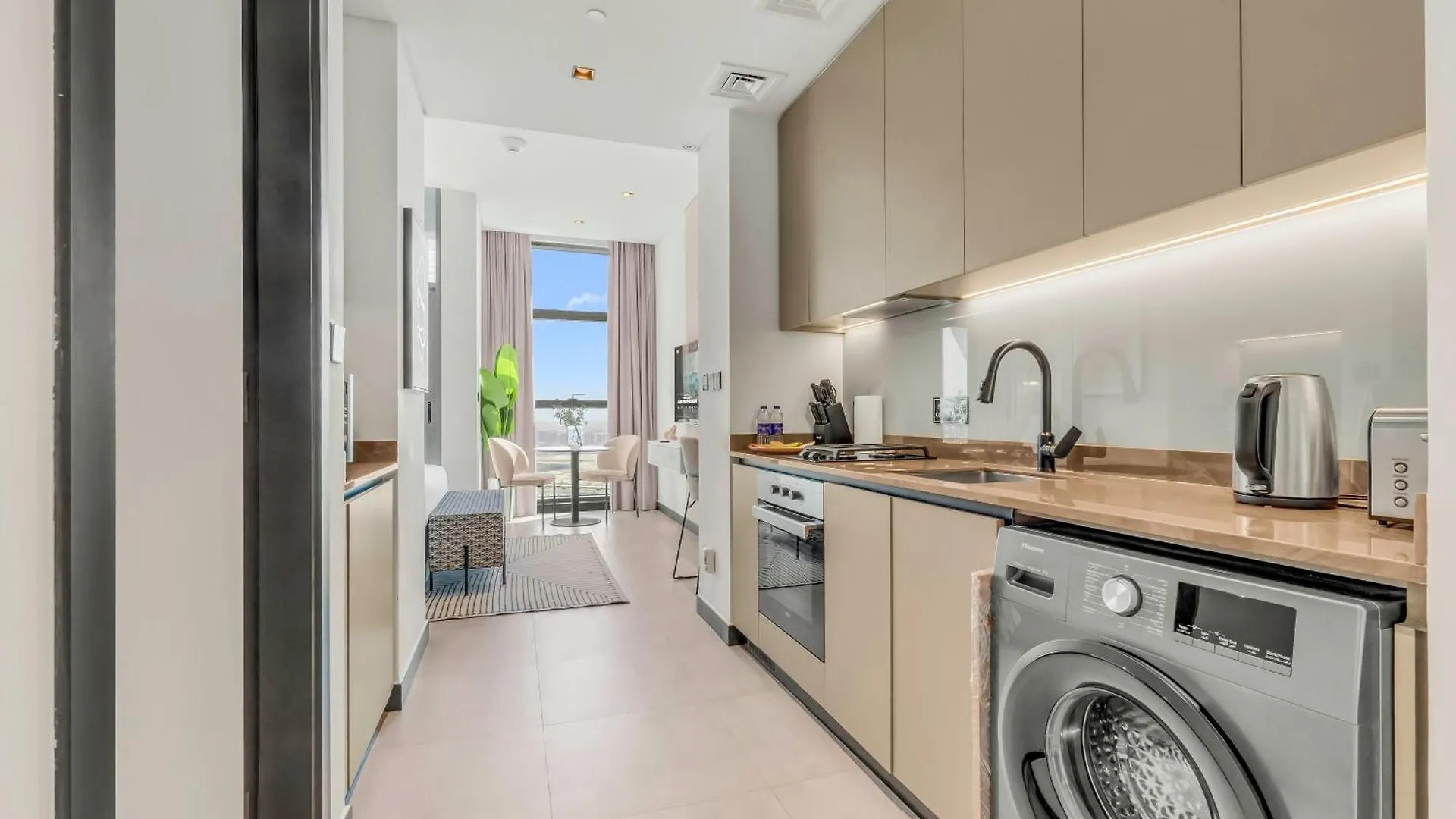 Apartment Waves - Modern Studio With Balcony In Business Bay Dubai United Arab Emirates