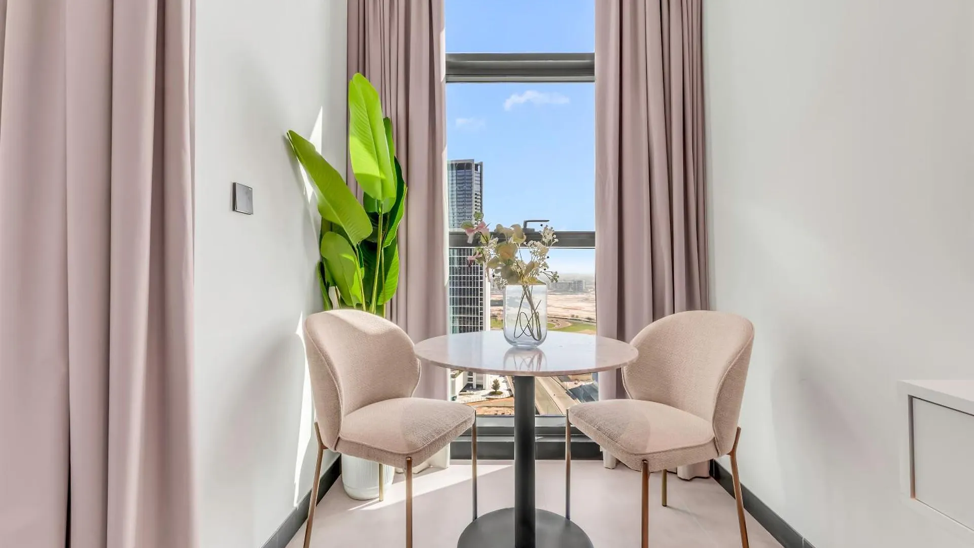 Апартаменты Waves - Modern Studio With Balcony In Business Bay Дубай